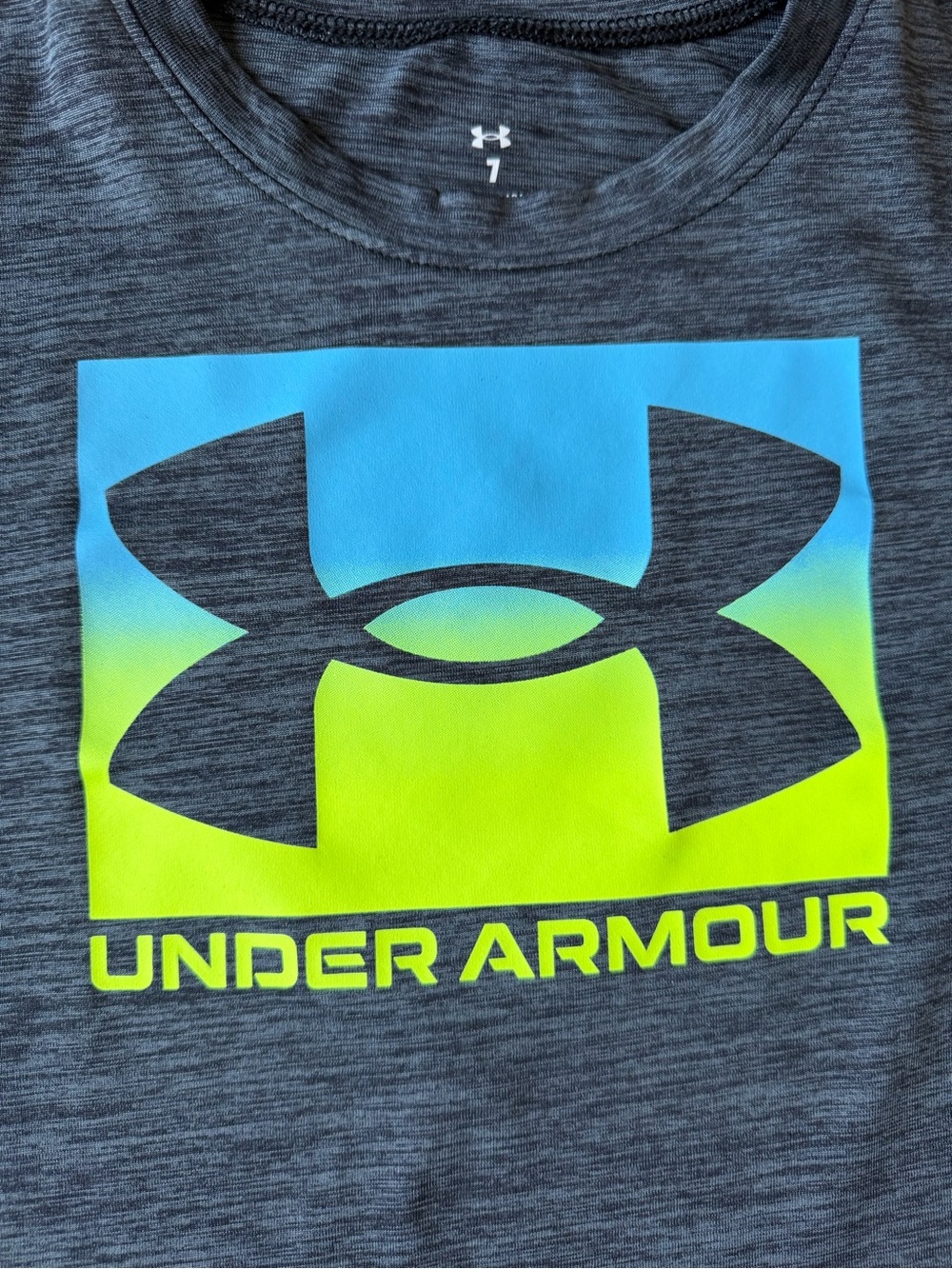 Under Armour Charcoal Heather Tee with Neon Green Shorts (7) - Picture 3 of 6